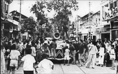 70 nam truoc dai tnvn truyen lenh toan quoc khang chien hinh 1