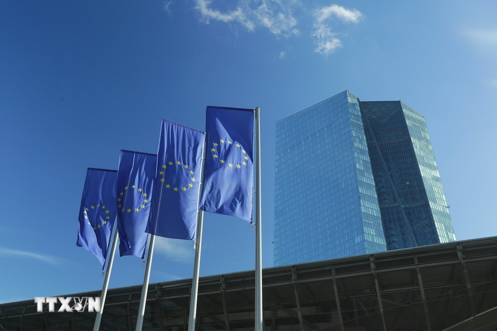 ЕЦБ сохраняет процентную ставку в 2%