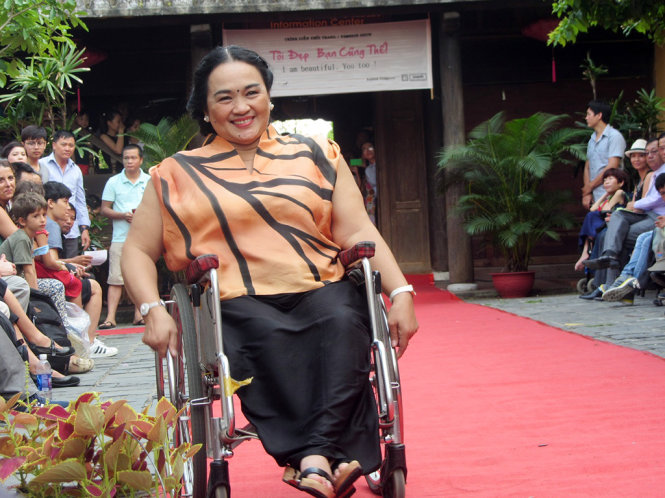 Phụ nữ khuyết tật trình diễn thời trang: “Tôi đẹp. Bạn cũng thế!” 