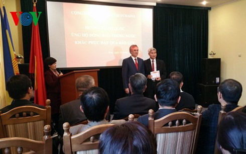 cong dong nguoi viet tai ukraine ung ho dong bao lu lut mien trung hinh 2