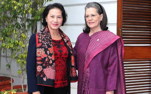 chu tich quoc hoi gap go chu tich dang quoc dai an do hinh 1