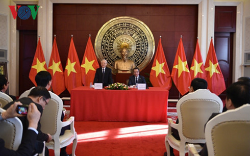 tong bi thu tham dai su quan viet nam tai trung quoc hinh 1