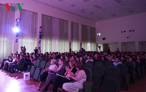 chuong trinh hanh trinh que huong cua sinh vien viet tai nga hinh 4