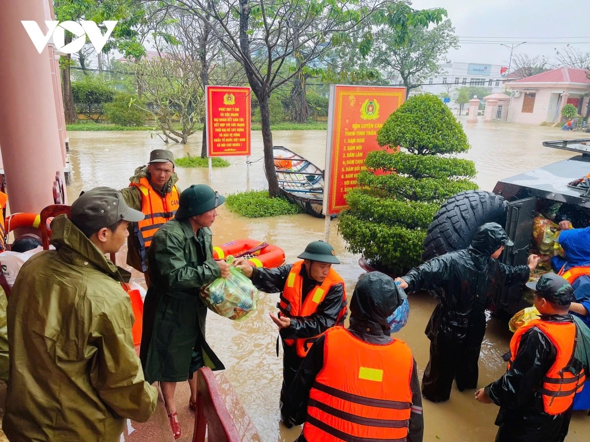 VOV5, 중부 및 떠이응우옌 지역 수해 복구 사업에 ‘힘 모아’