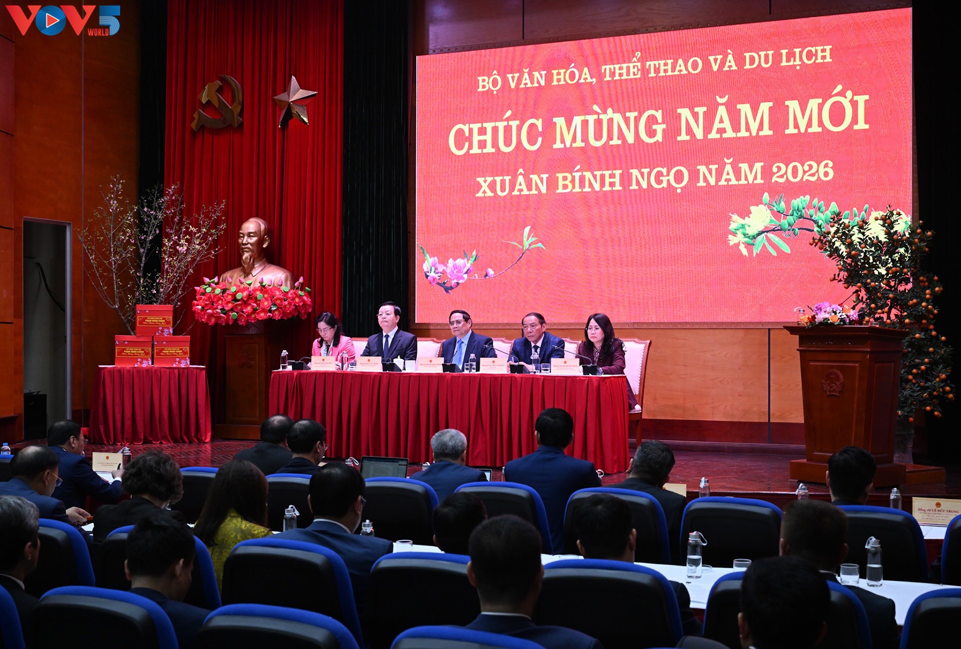 팜 민 찐 총리, “문화 분야 관련 당의 결의 이행을 제도화해야…”