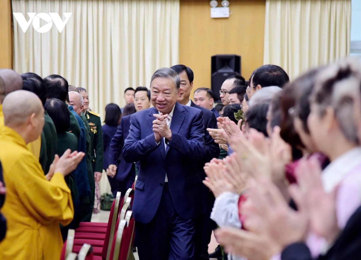 또 럼 당 서기장, 제16대 국회의원 후보자 유권자 간담회 참석…“책임 완수 다짐”