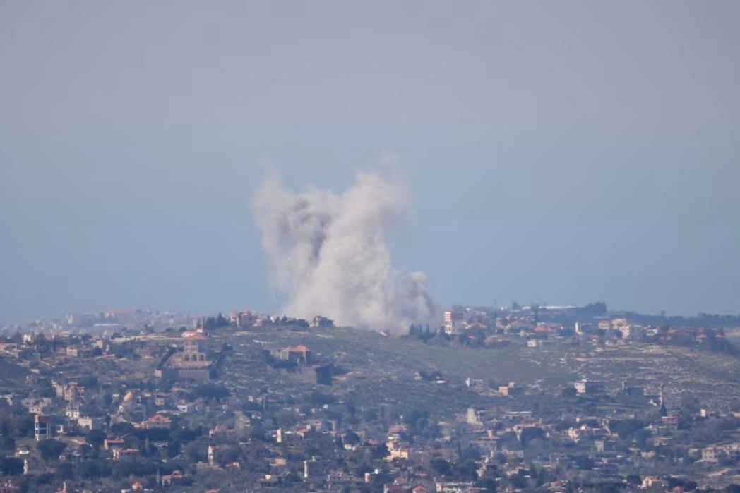 미국: 중동 대사관 2곳 폐쇄 vs 이란: “최첨단 무기는 아직 사용 안 해”