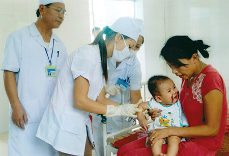 100 ONGs extranjeras colaboran con Vietnam en la salud