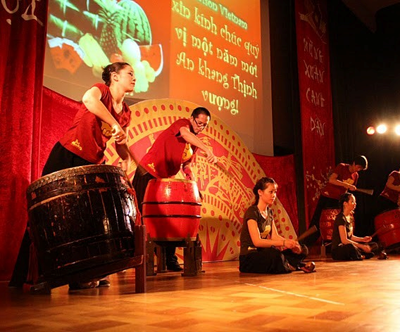 Vietnamitas en Grecia y Holanda festejan el Tet