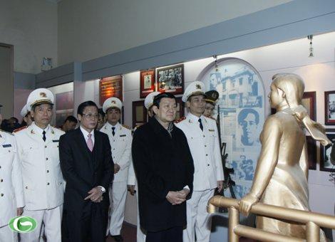 Presidente Truong Tan Sang reclama mayor esfuerzo a la policía de Hanoi