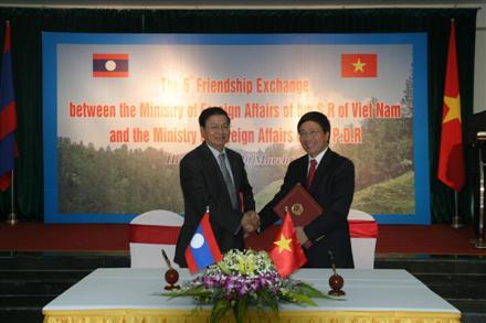 Vietnam y Laos afianzan cooperación diplomática