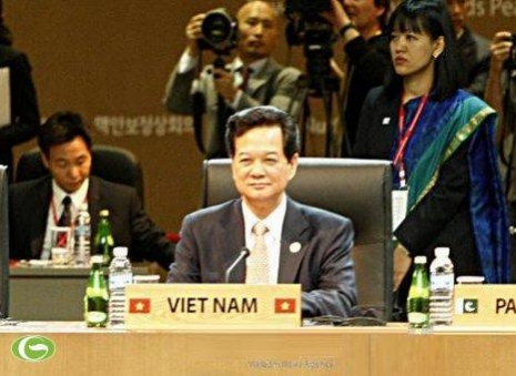 Prosiguen actividades del premier vietnamita en II Cumbre de Seguridad Nuclear