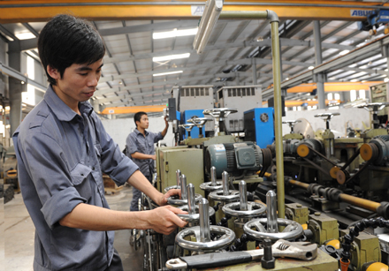 Gobierno vietnamita promueve medidas de apoyo a las empresas en dificultades