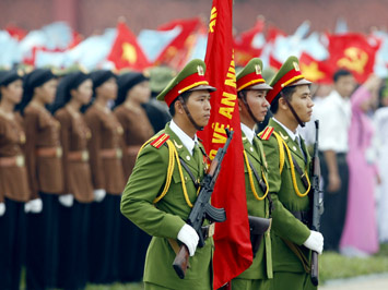 Felicitan 50 Día Tradicional de la Policía del Pueblo de Vietnam