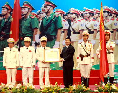 Vietnam conmemora 50 años de fundación de la Policía del Pueblo