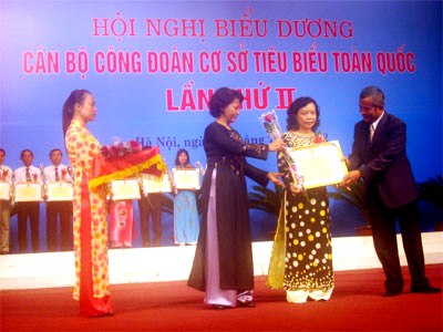 Glorifican a cuadros sindicales de bases ejemplares