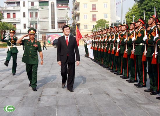Presidente Truong Tan Sang inaugura nuevo curso en Academia de Defensa