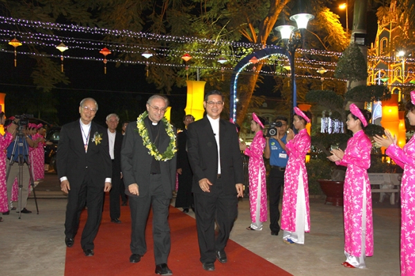 Sesiona en Vietnam Conferencia Internacional Católica