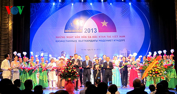 Días culturales de Kazajstán en Hanoi
