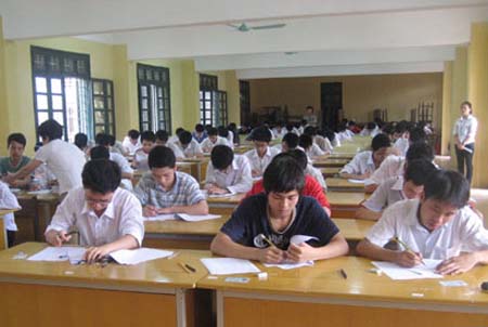 Concluyen primera fase de exámenes de acceso a universidades en 2013