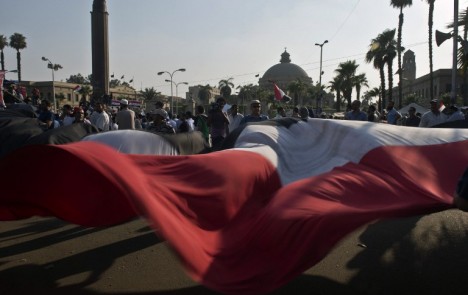 Detractores y seguidores de Mursi calientan ambiente en Egipto