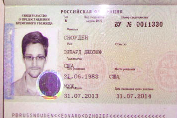 Edward Snowden recibe registro de residencia en Rusia