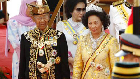 Rey de Malaysia visita Vietnam para consolidar las relaciones fructíferas de cooperación