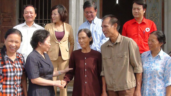 Vicepresidenta vietnamita llama a intensificar políticas de seguridad social en Hoa Binh