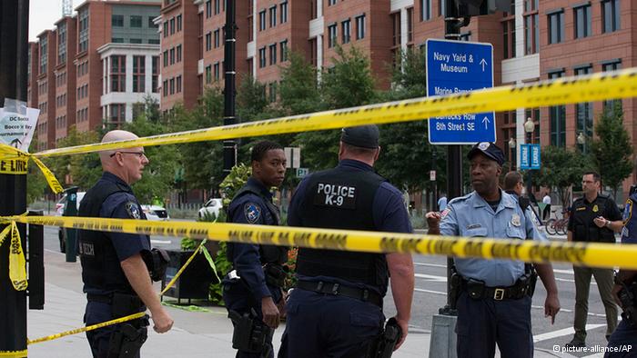 Tiroteo en base naval de Washington DC deja al menos 13 muertos