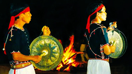 El baile del tambor a dúo – rasgo cultural peculiar de los Cham H’Roi