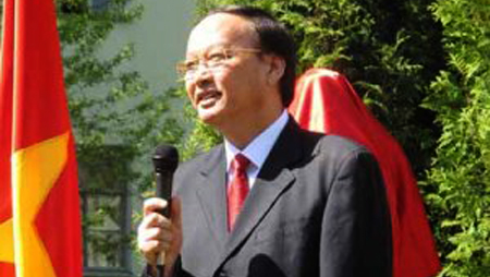 Jefe del Departamento Organizativo del PCV contacta con electorado de Bac Ninh