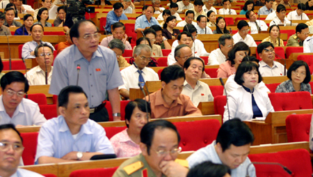 Vietnam mantiene intactos el nombre oficial del país y el liderazgo del Partido Comunista