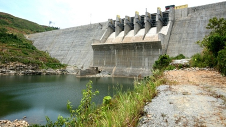 Parlamento analiza informe gubernamental sobre planificación de obras hidroeléctricas