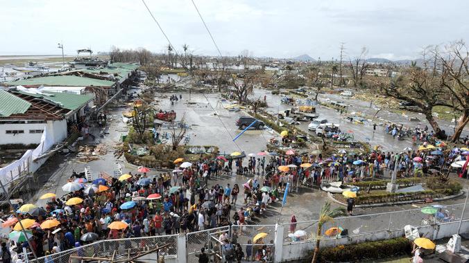 ASEAN ayuda a las víctimas de supertifón Haiyan en Filipinas