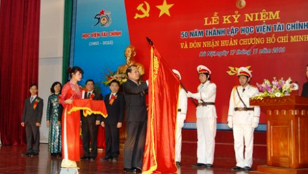 Conmemoran en Vietnam el Día Nacional del Maestro