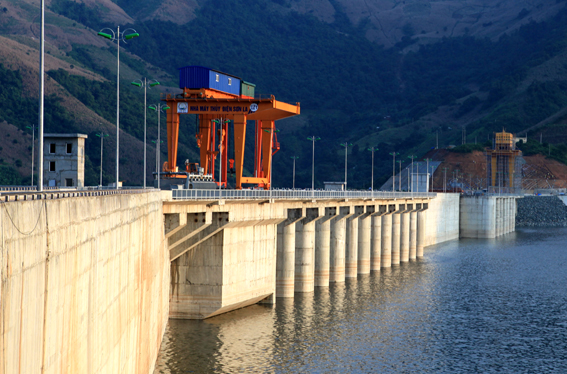 Parlamento vietnamita aprueba Resolución sobre planificación de obras hidroeléctric