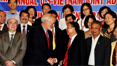 Vietnam y Estados Unidos comparten experiencias en tratamiento del agente naranja/dioxina