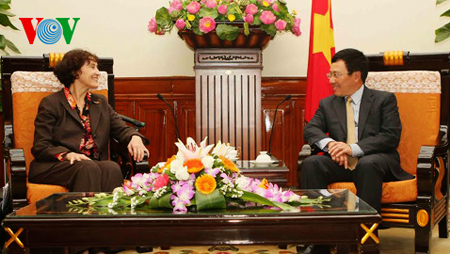 Urge Vietnam a Estados Unidos a política flexible en su etapa de transición