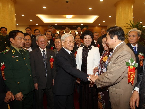 Encomian papel de personas de avanzada edad en la defensa nacional