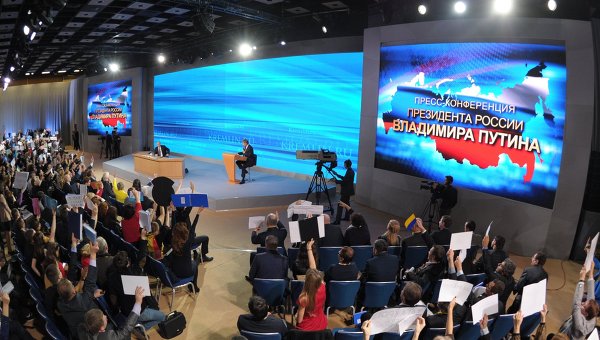 Vladimir Putin comenta decenas de temas en rueda de prensa de cuatro horas