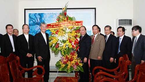 Dirigentes de Vietnam felicitan a compatriotas cristianos en ocasión navideña