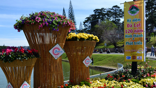 Inauguran Semana de Turismo y Cultura de Da Lat 2013
