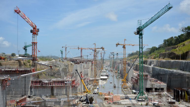 Gobierno panañemo busca solución a crisis por ampliación del Canal de Panamá