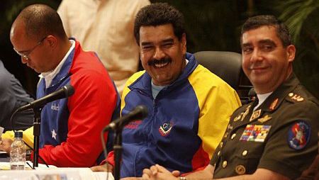 Presidente venezolano dispone cambios en equipo ministerial