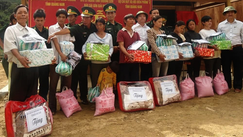 Localidades vietnamitas ayudan a necesitados en ocasión del Tet