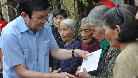 Júbilo en vísperas del Tet en comuna Hanh Tin Tay, provincia Quang Ngai