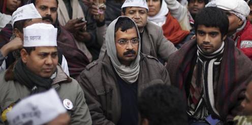 Alcalde de Nueva Delhi suspende protestas tras choques con la policía