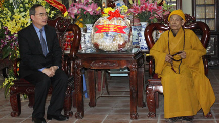 Budistas vietnamitas contribuyen a la unidad nacional