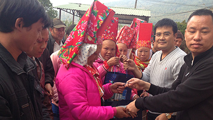 La Voz de Vietnam obsequia a compatriotas pobres