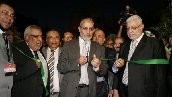 Egipto enjuicia por primera vez a miembros de Hermandad Musulmana